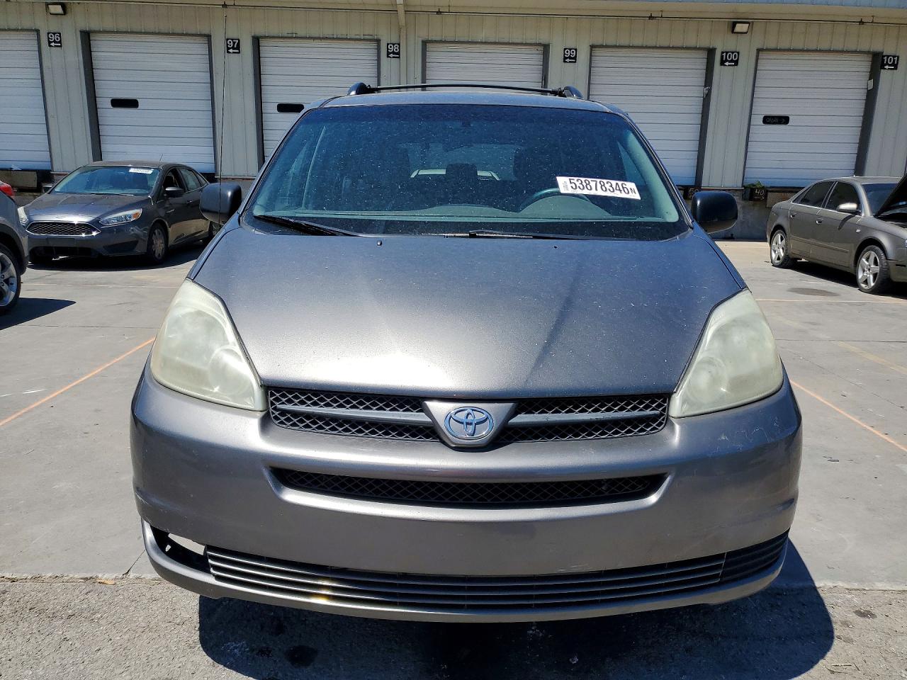 2004 TOYOTA SIENNA LE 8 PASSENGER photo 9