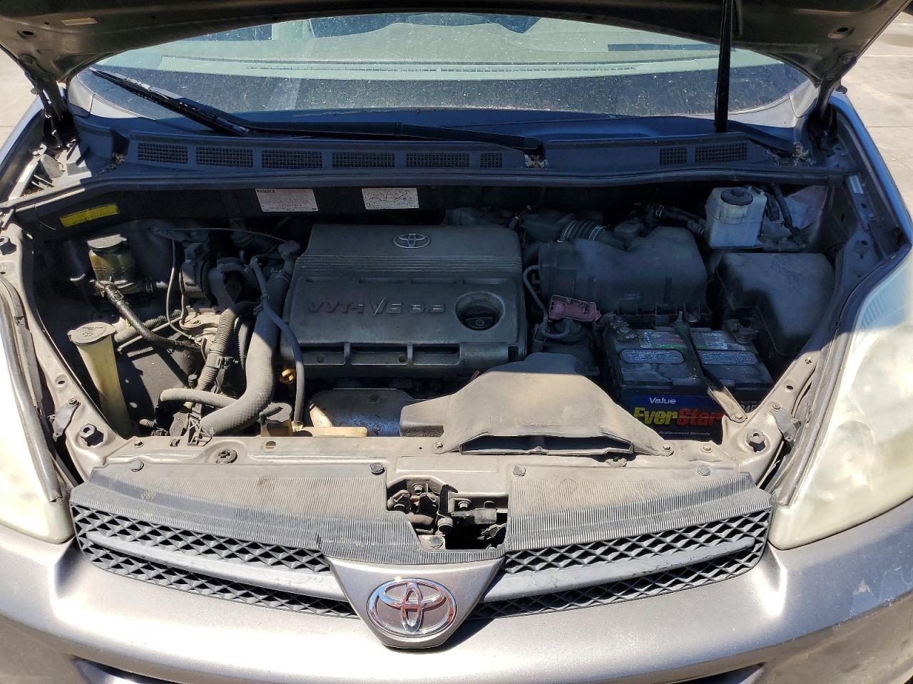 2004 TOYOTA SIENNA LE 8 PASSENGER photo 23