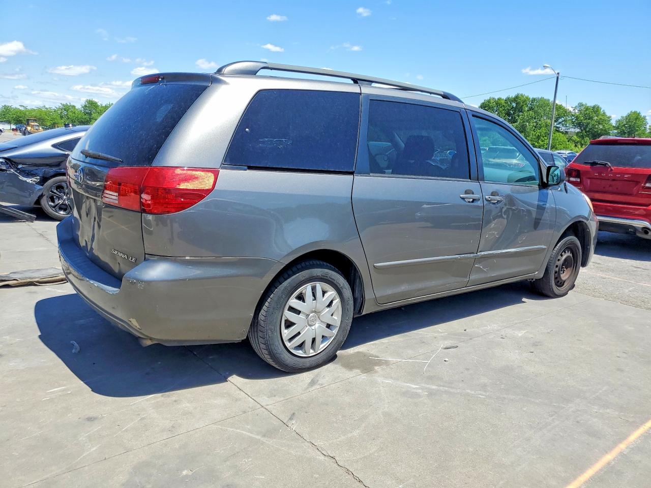 2004 TOYOTA SIENNA LE 8 PASSENGER photo 5