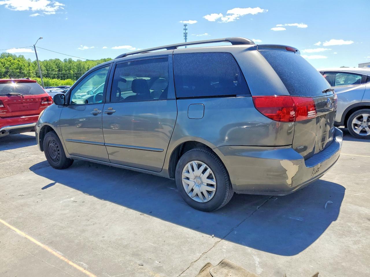 2004 TOYOTA SIENNA LE 8 PASSENGER photo 3