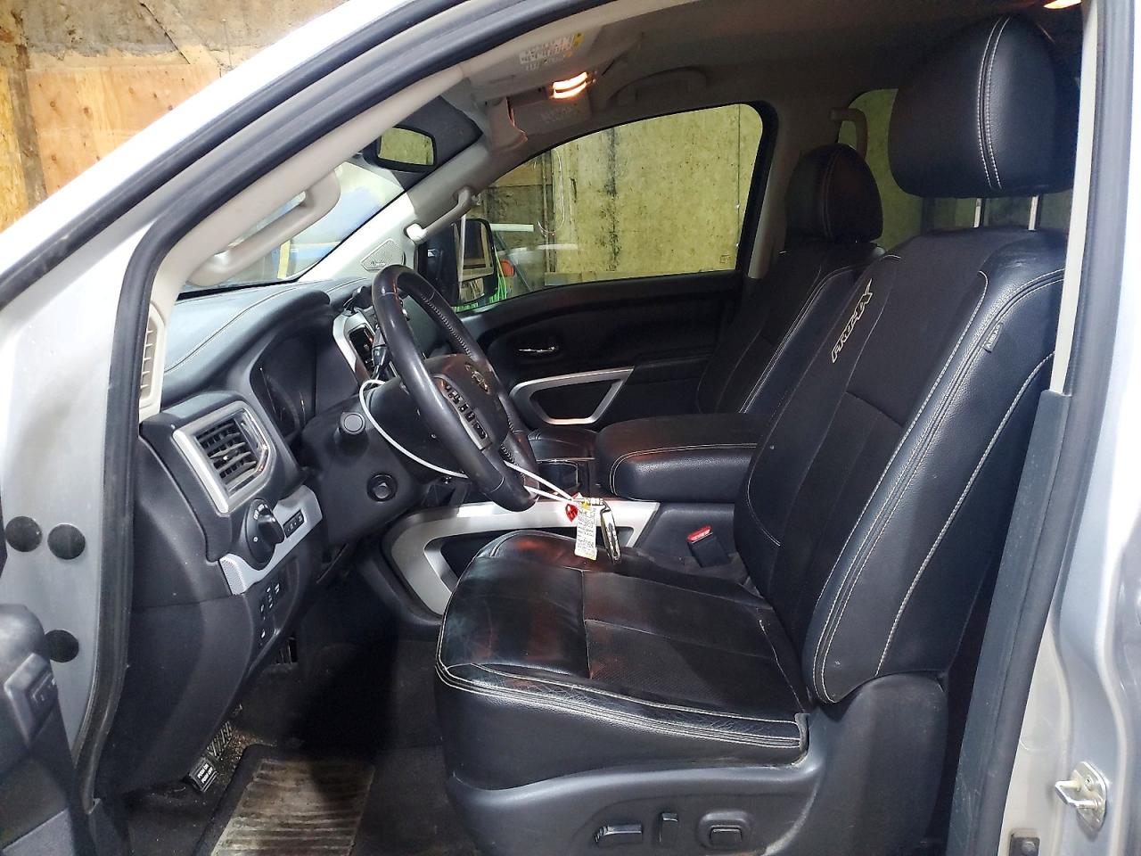 2019 NISSAN TITAN XD PRO-4X photo 13