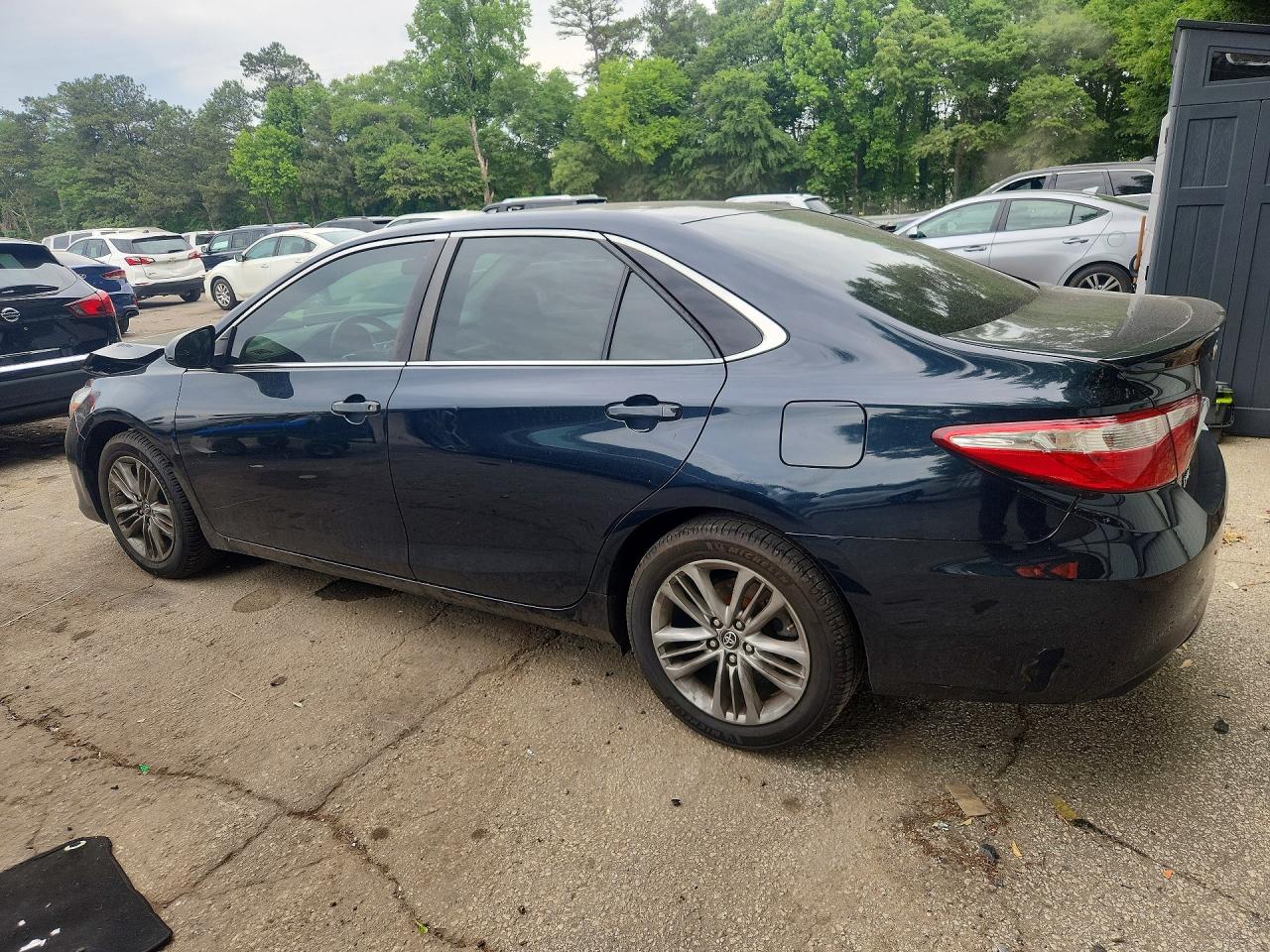 2017 TOYOTA CAMRY SE photo 3