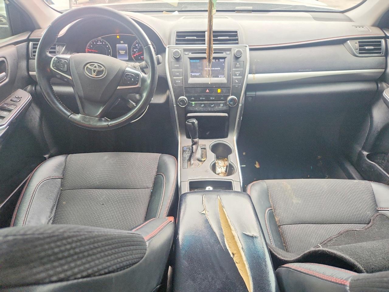 2017 TOYOTA CAMRY SE photo 15