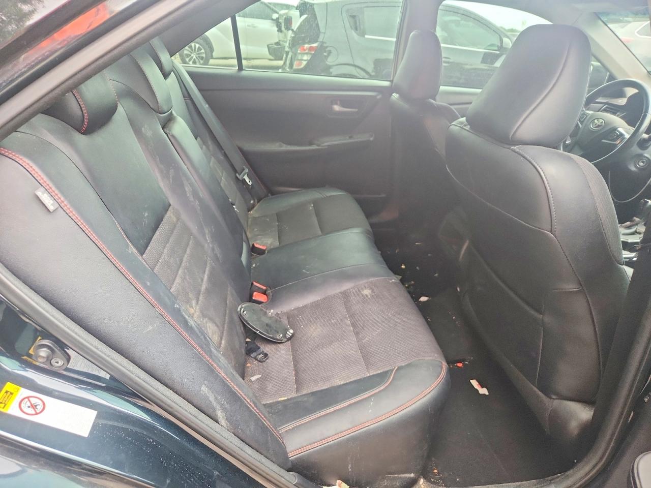 2017 TOYOTA CAMRY SE photo 19