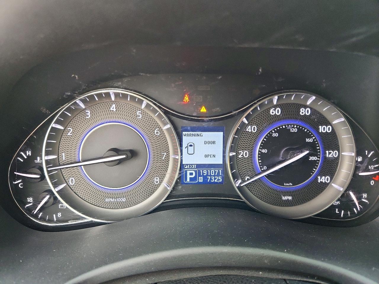 2012 INFINITI QX56 BASE photo 9