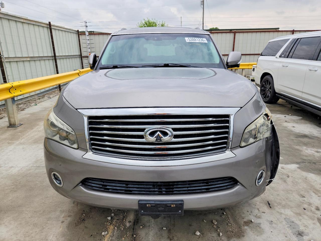 2012 INFINITI QX56 BASE photo 5