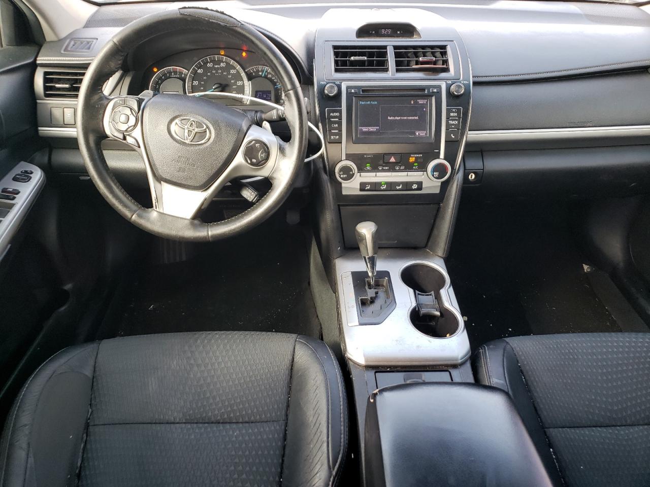 2014 TOYOTA CAMRY L photo 22