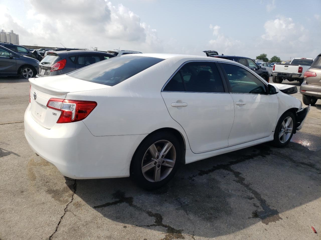 2014 TOYOTA CAMRY L photo 7