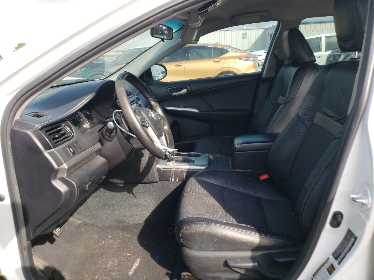 2014 TOYOTA CAMRY L photo 19