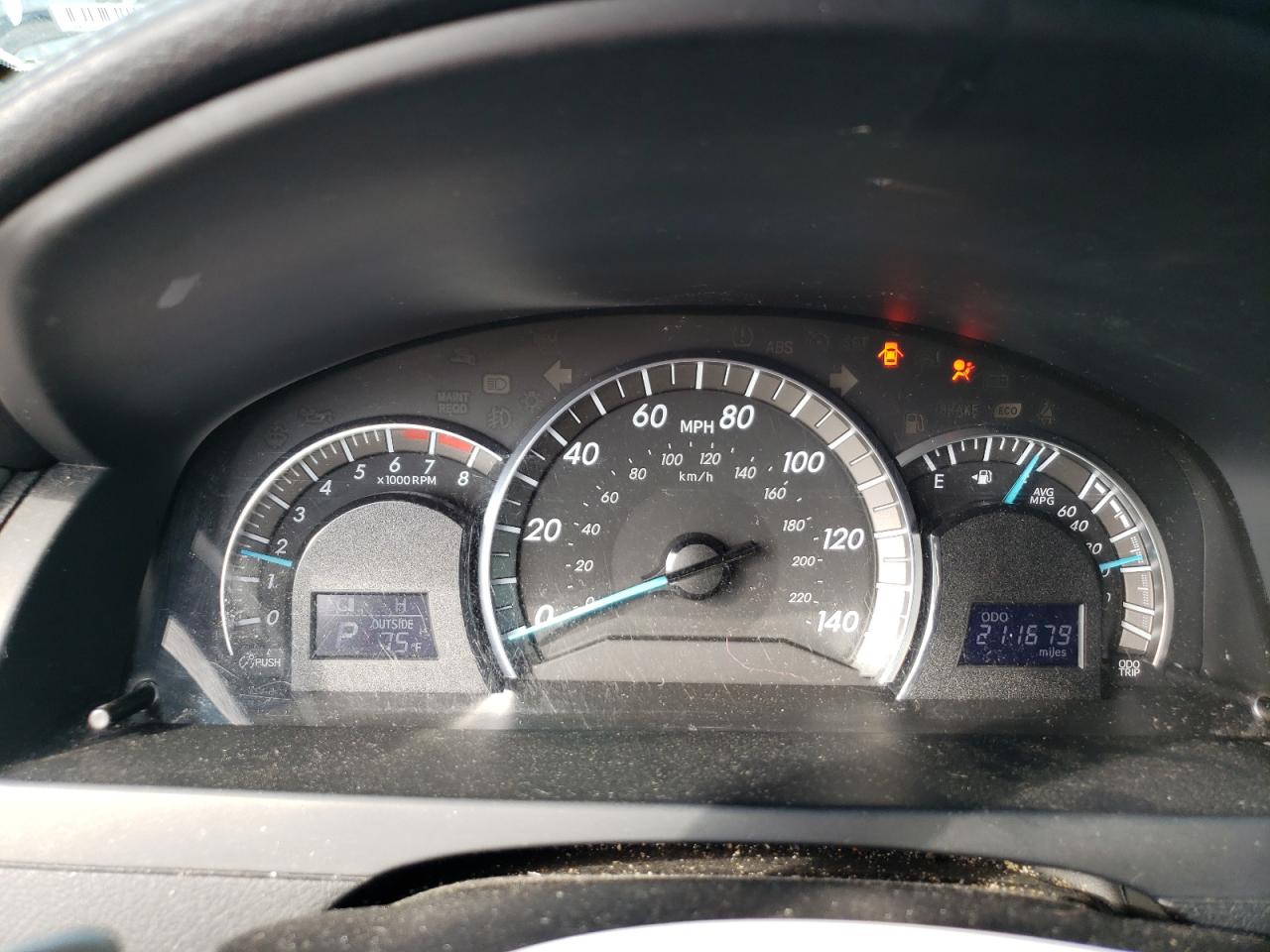 2014 TOYOTA CAMRY L photo 25