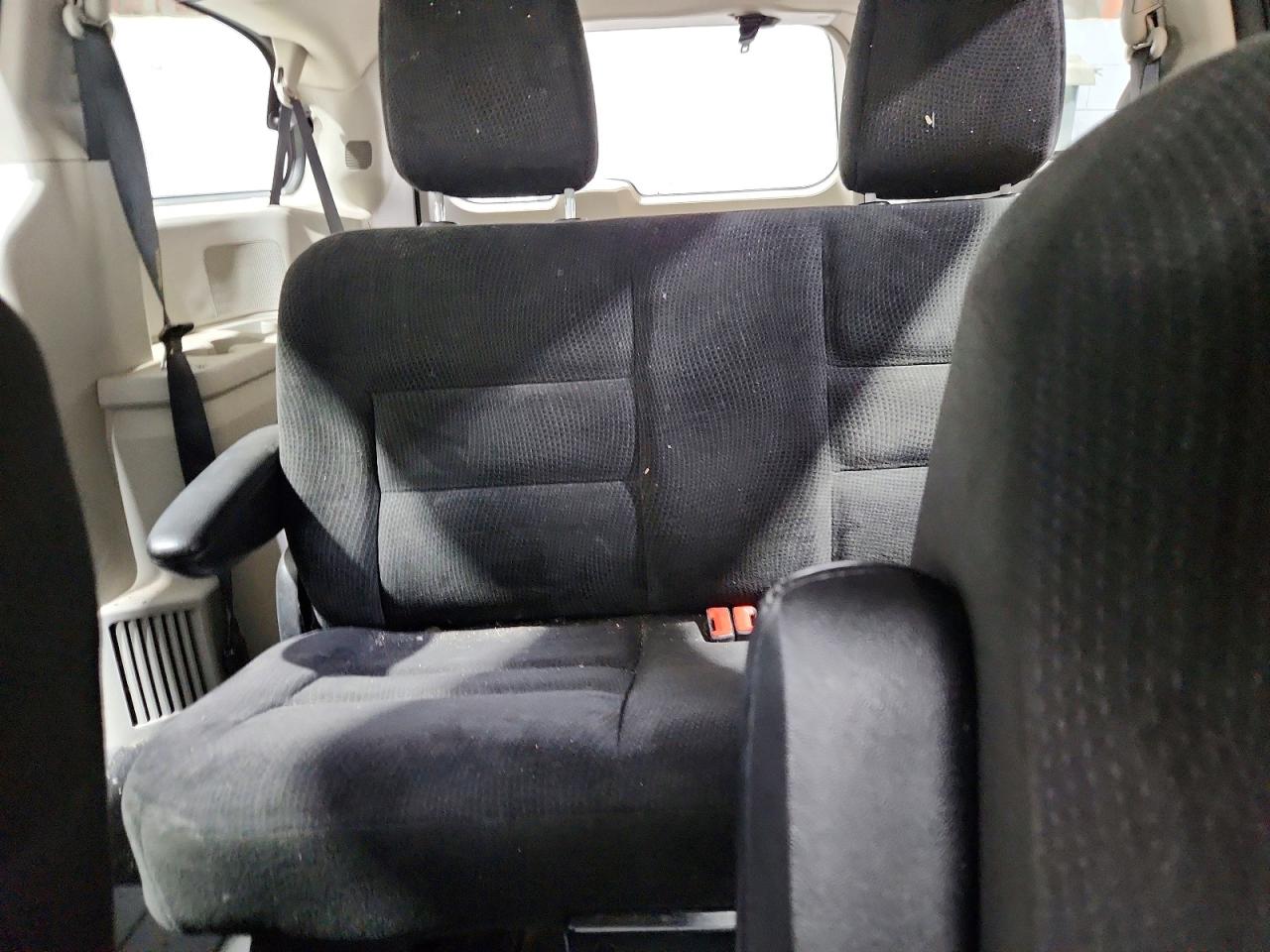 2015 DODGE GRAND CARAVAN SE photo 10