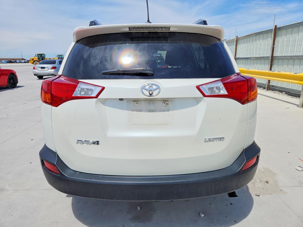 2015 TOYOTA RAV4 LIMITED photo 16