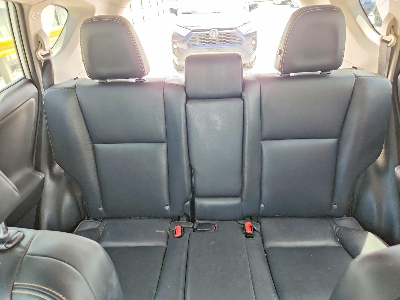 2015 TOYOTA RAV4 LIMITED photo 28