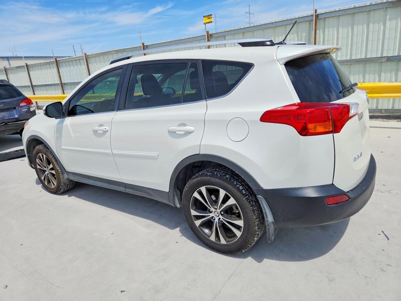 2015 TOYOTA RAV4 LIMITED photo 4