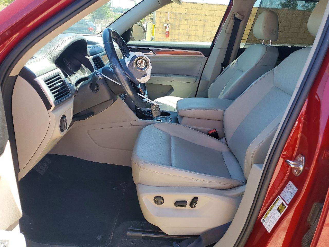 2018 VOLKSWAGEN ATLAS SE photo 19