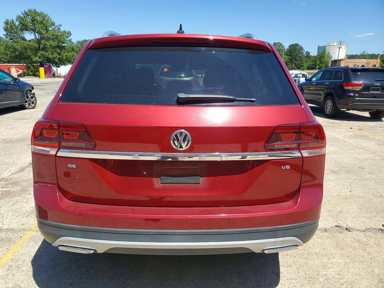 2018 VOLKSWAGEN ATLAS SE photo 16