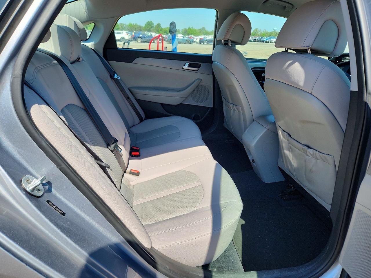 2017 HYUNDAI SONATA SE photo 10