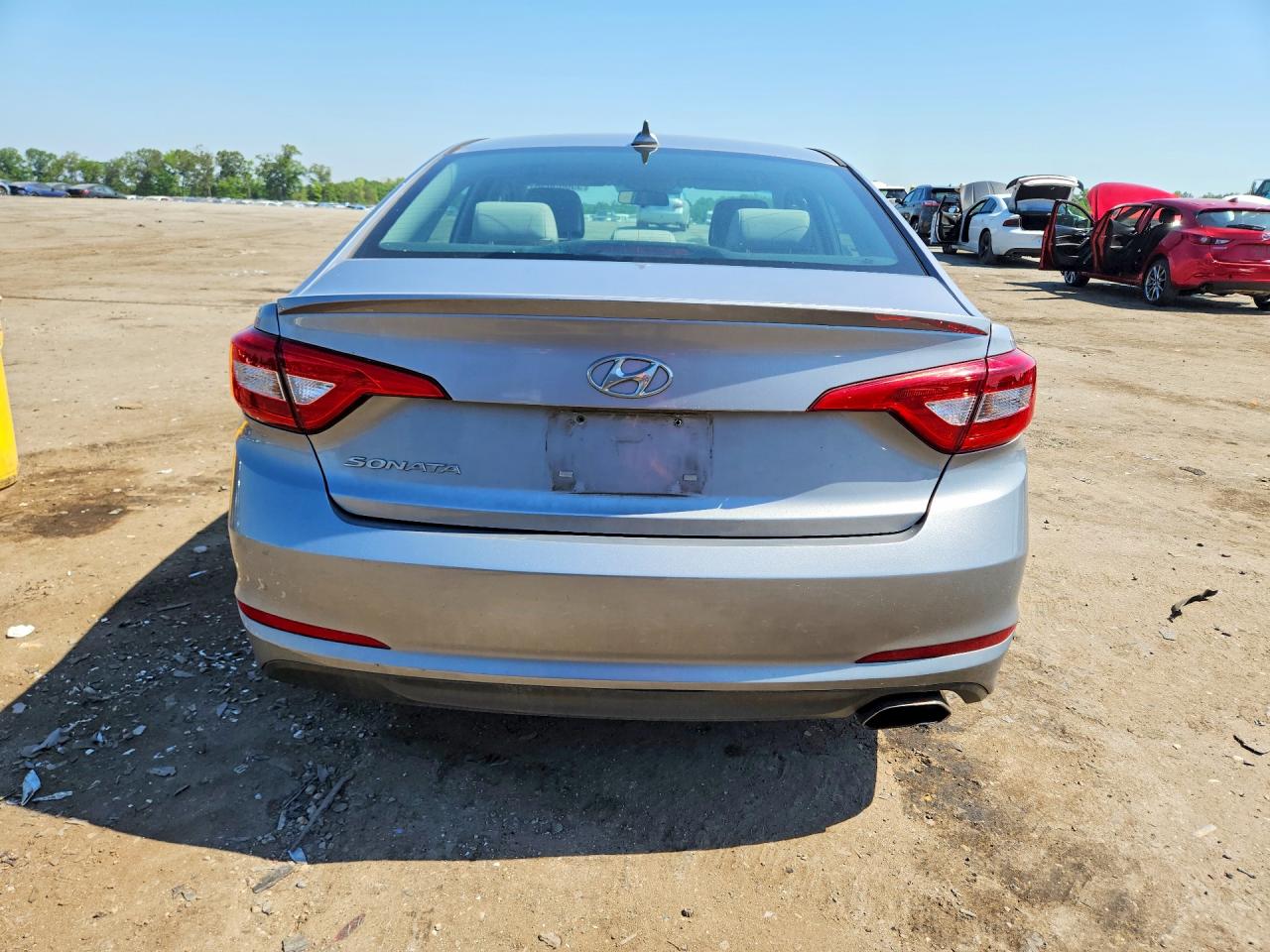 2017 HYUNDAI SONATA SE photo 6