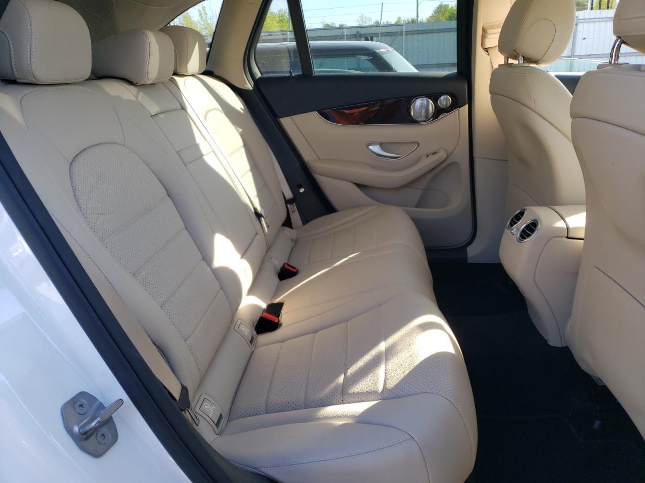 2016 MERCEDES-BENZ GLC 300 4MATIC photo 31