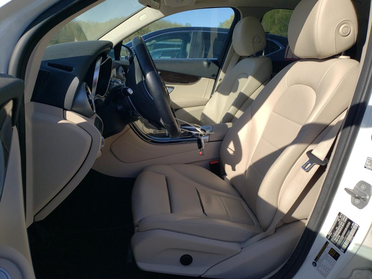 2016 MERCEDES-BENZ GLC 300 4MATIC photo 19