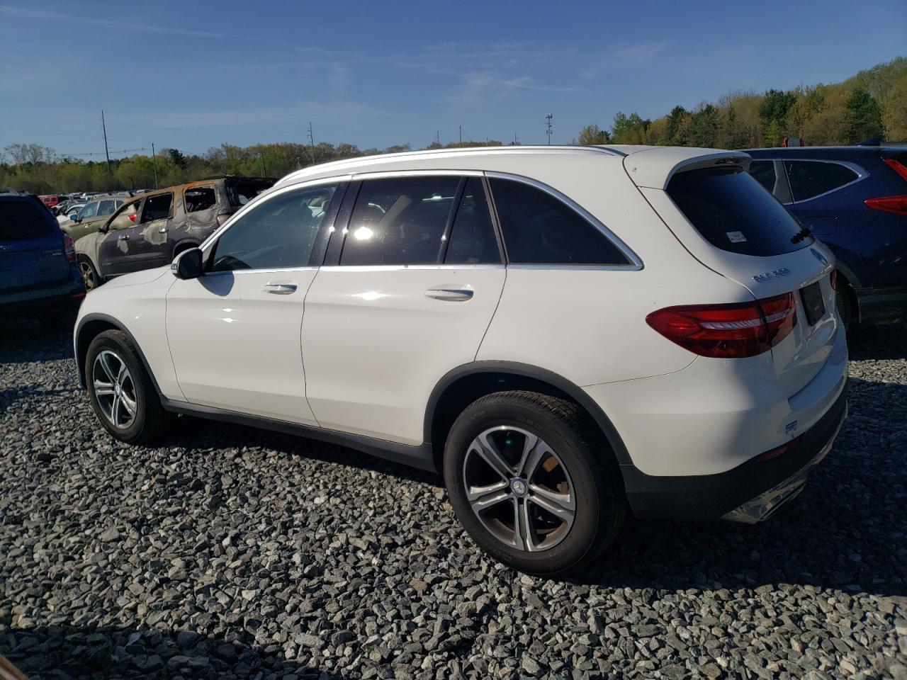 2016 MERCEDES-BENZ GLC 300 4MATIC photo 4