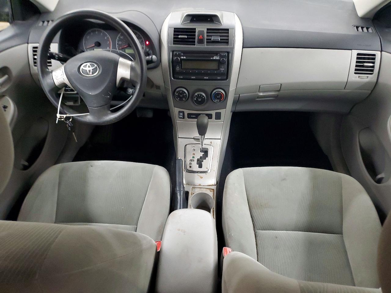 2012 TOYOTA COROLLA LE photo 22
