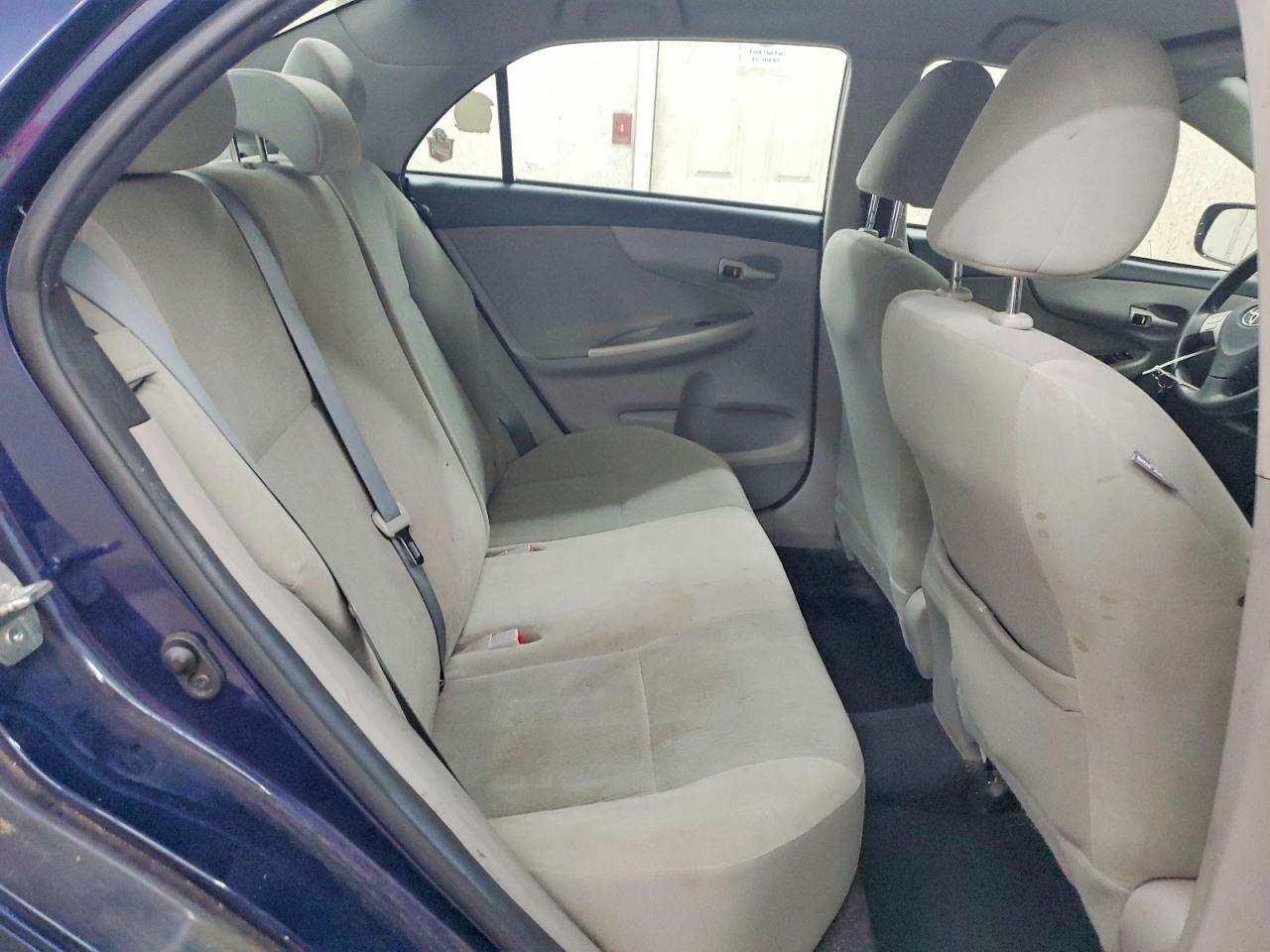 2012 TOYOTA COROLLA LE photo 28