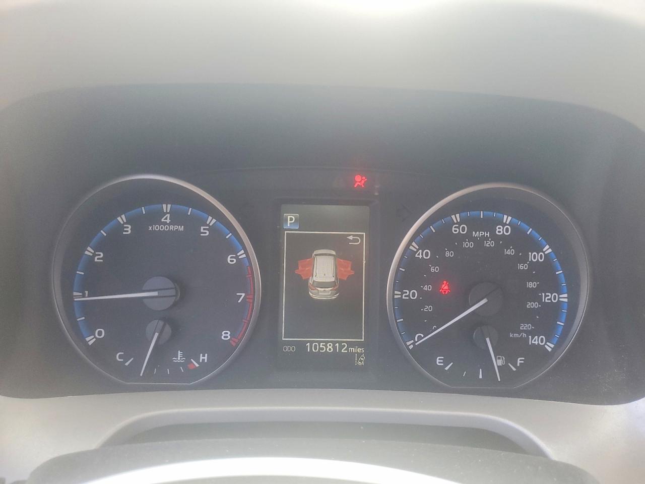 2017 TOYOTA RAV4 XLE photo 25