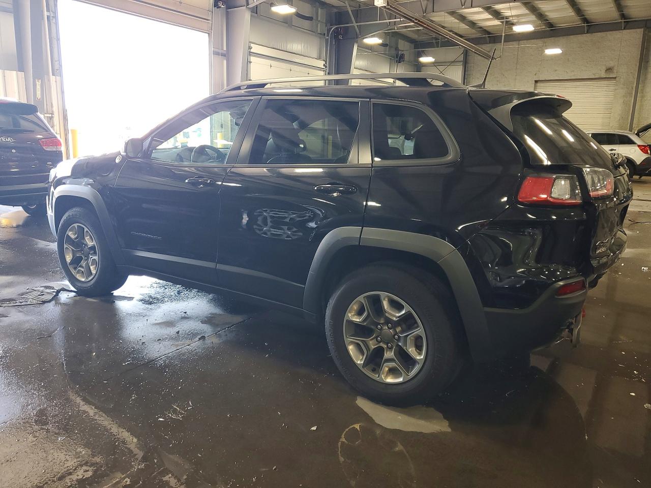 2019 JEEP CHEROKEE TRAILHAWK photo 3