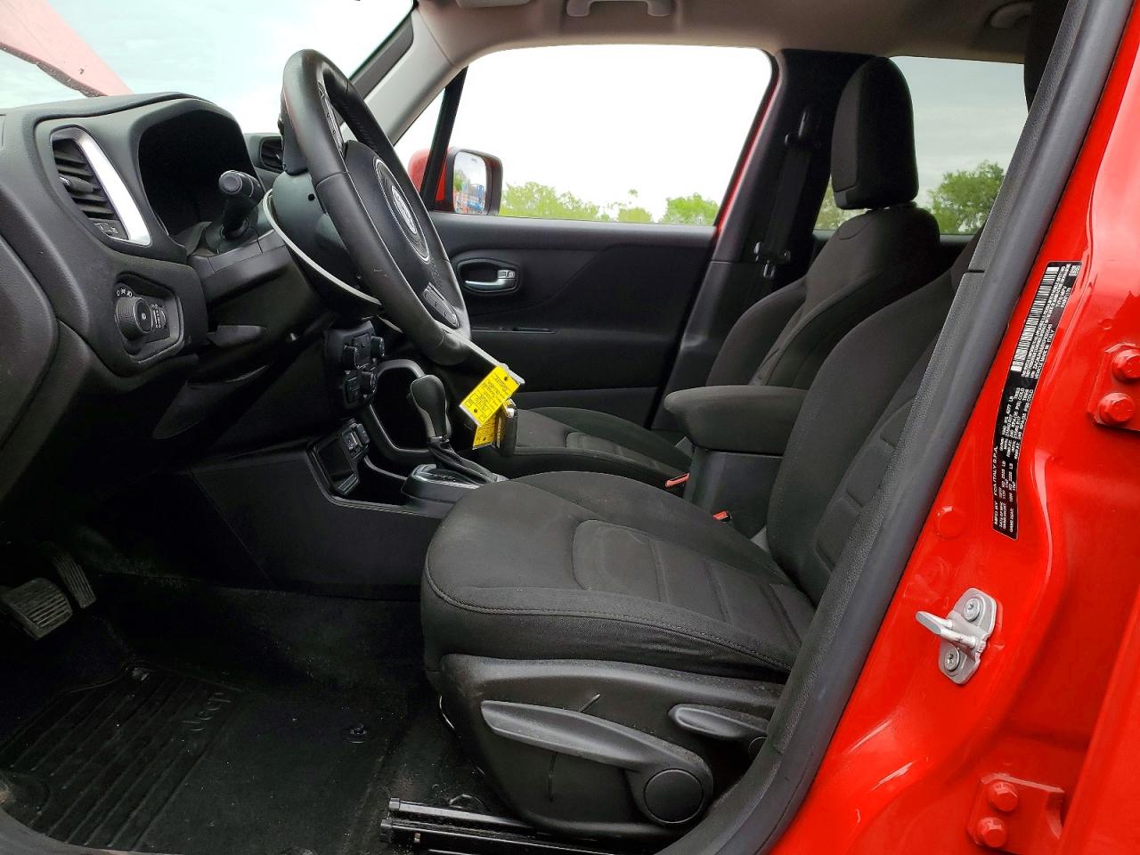 2019 JEEP RENEGADE LATITUDE photo 19
