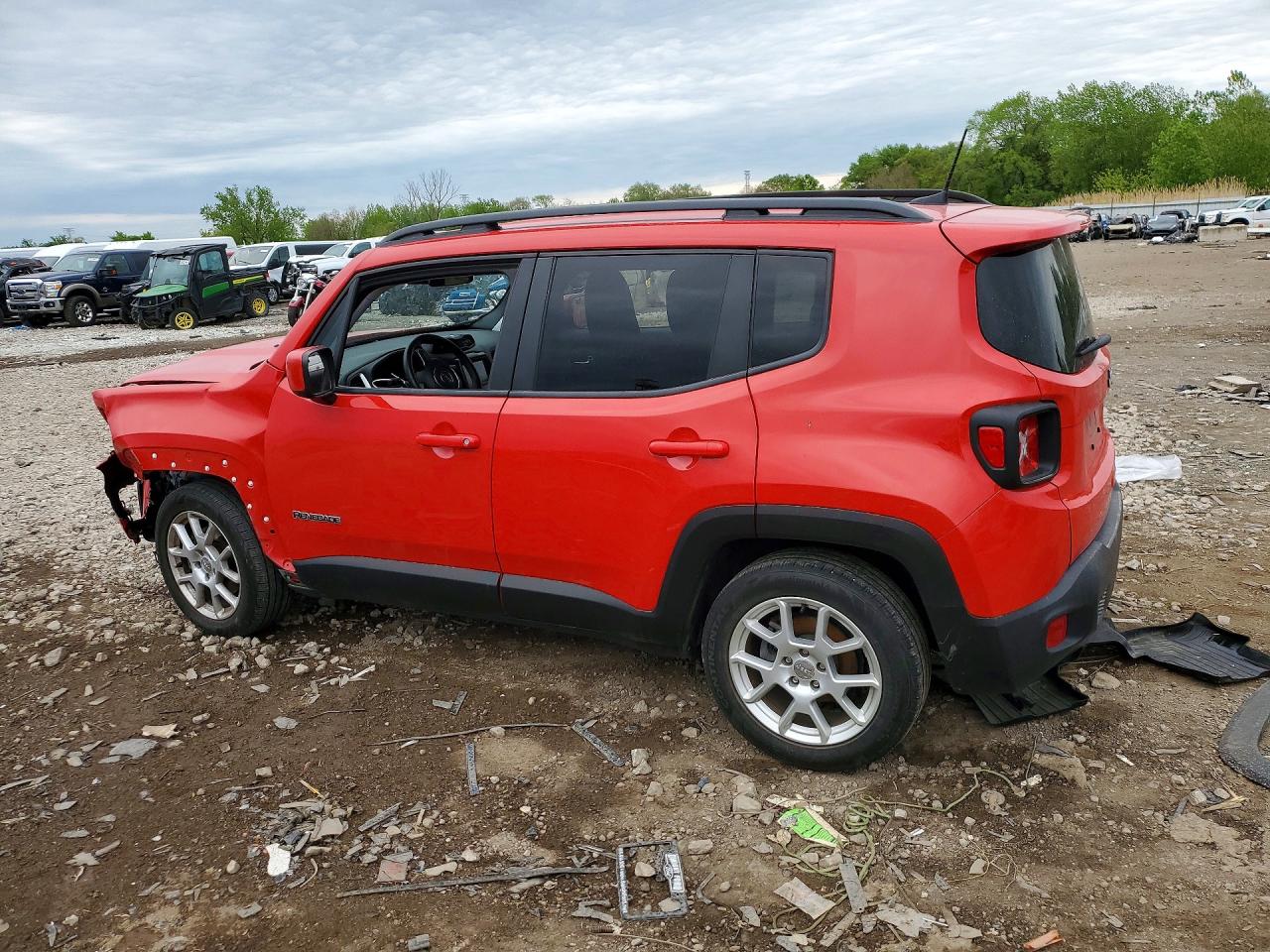 2019 JEEP RENEGADE LATITUDE photo 4