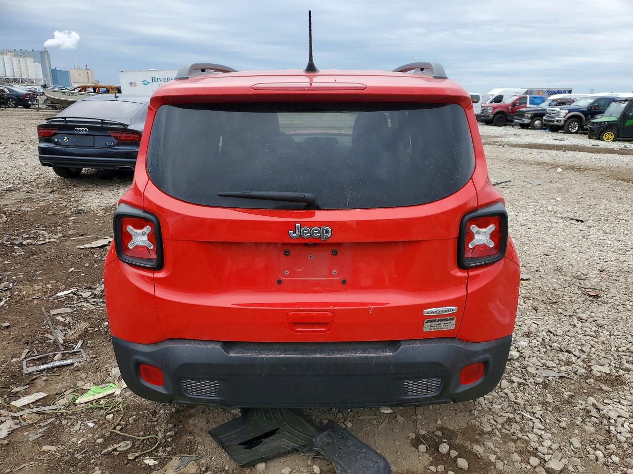 2019 JEEP RENEGADE LATITUDE photo 16