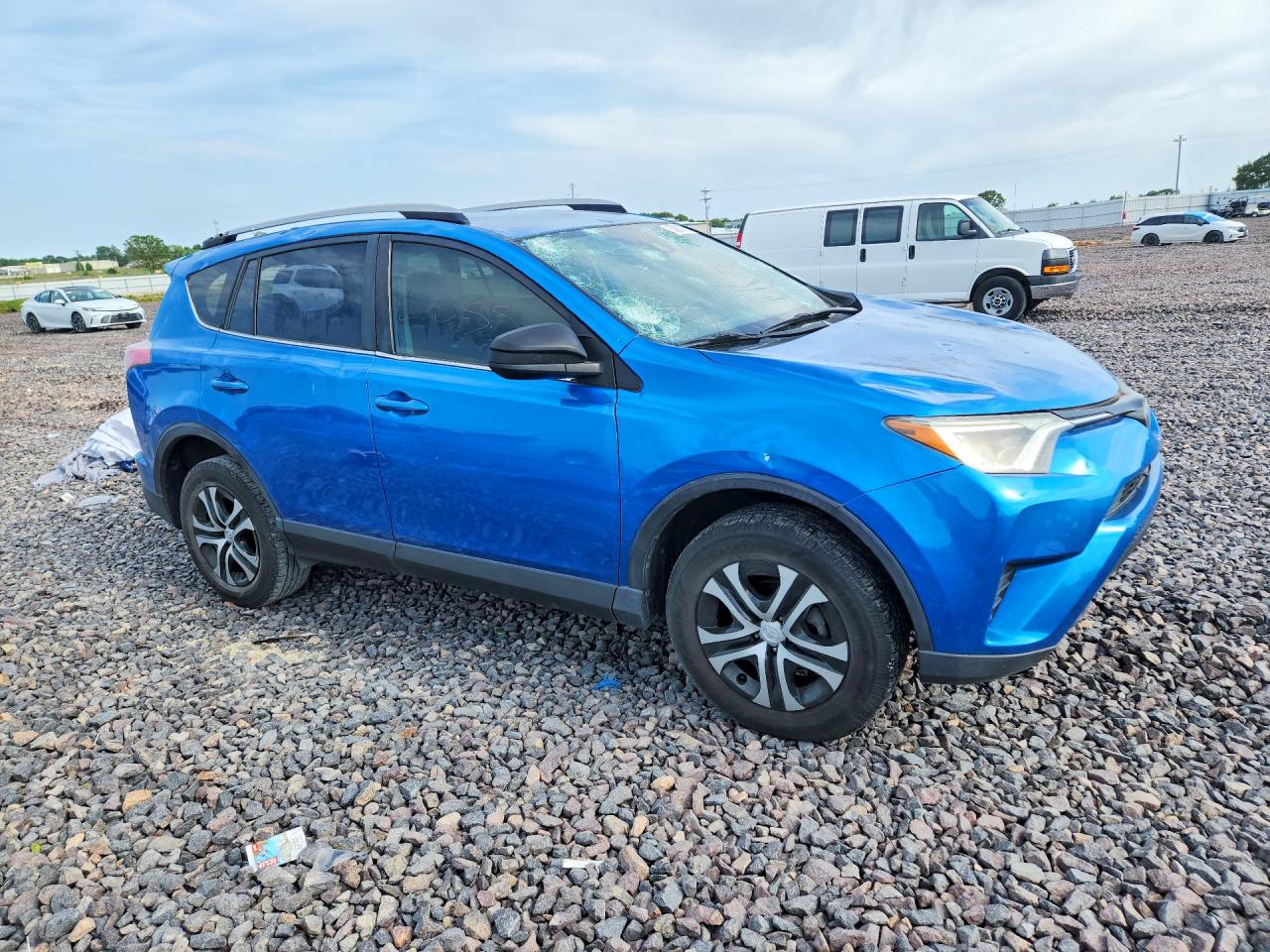 2018 TOYOTA RAV4 LE photo 7