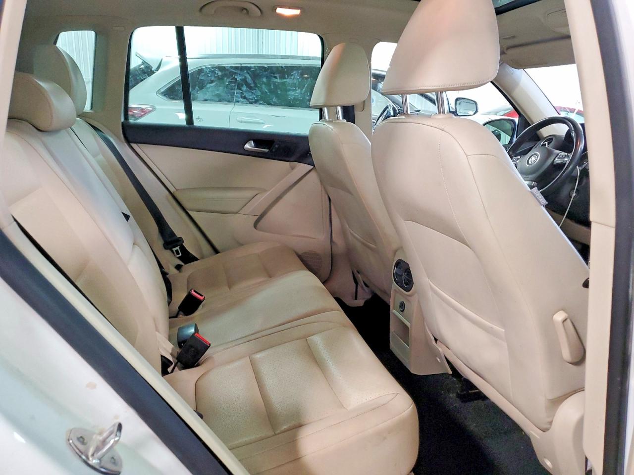2013 VOLKSWAGEN TIGUAN S photo 31