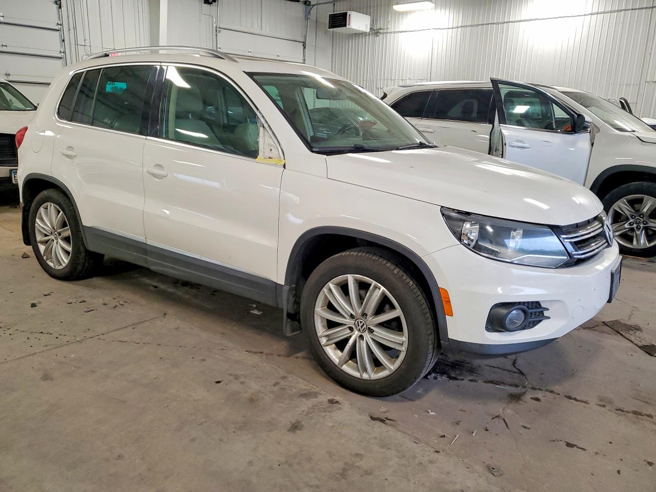 2013 VOLKSWAGEN TIGUAN S photo 10