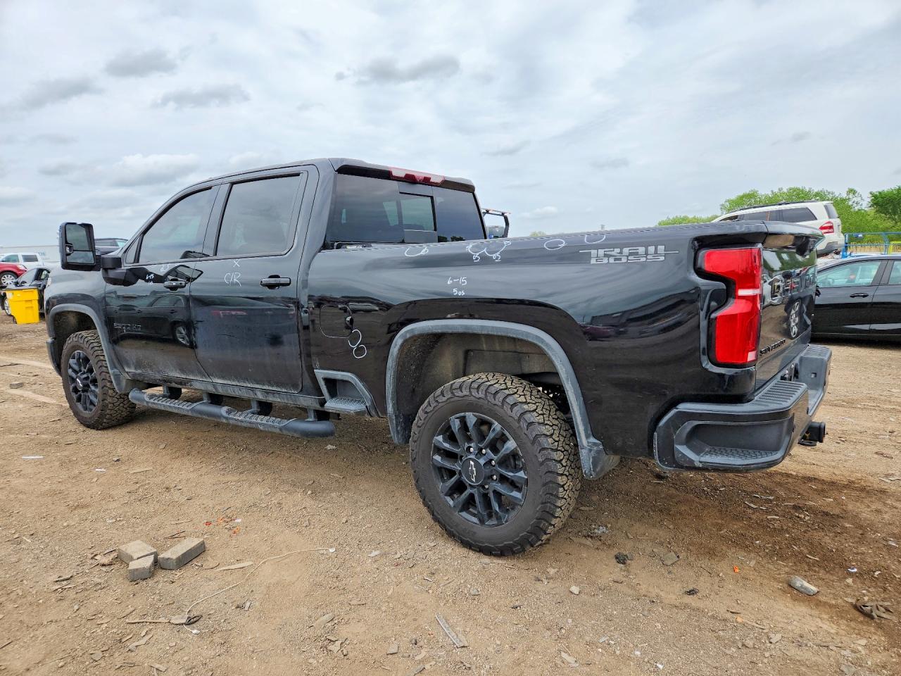 2025 CHEVROLET SILVERADO K2500 HEAVY DUTY LTZ photo 2