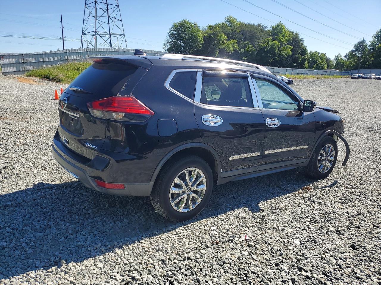 2017 NISSAN ROGUE SV photo 7