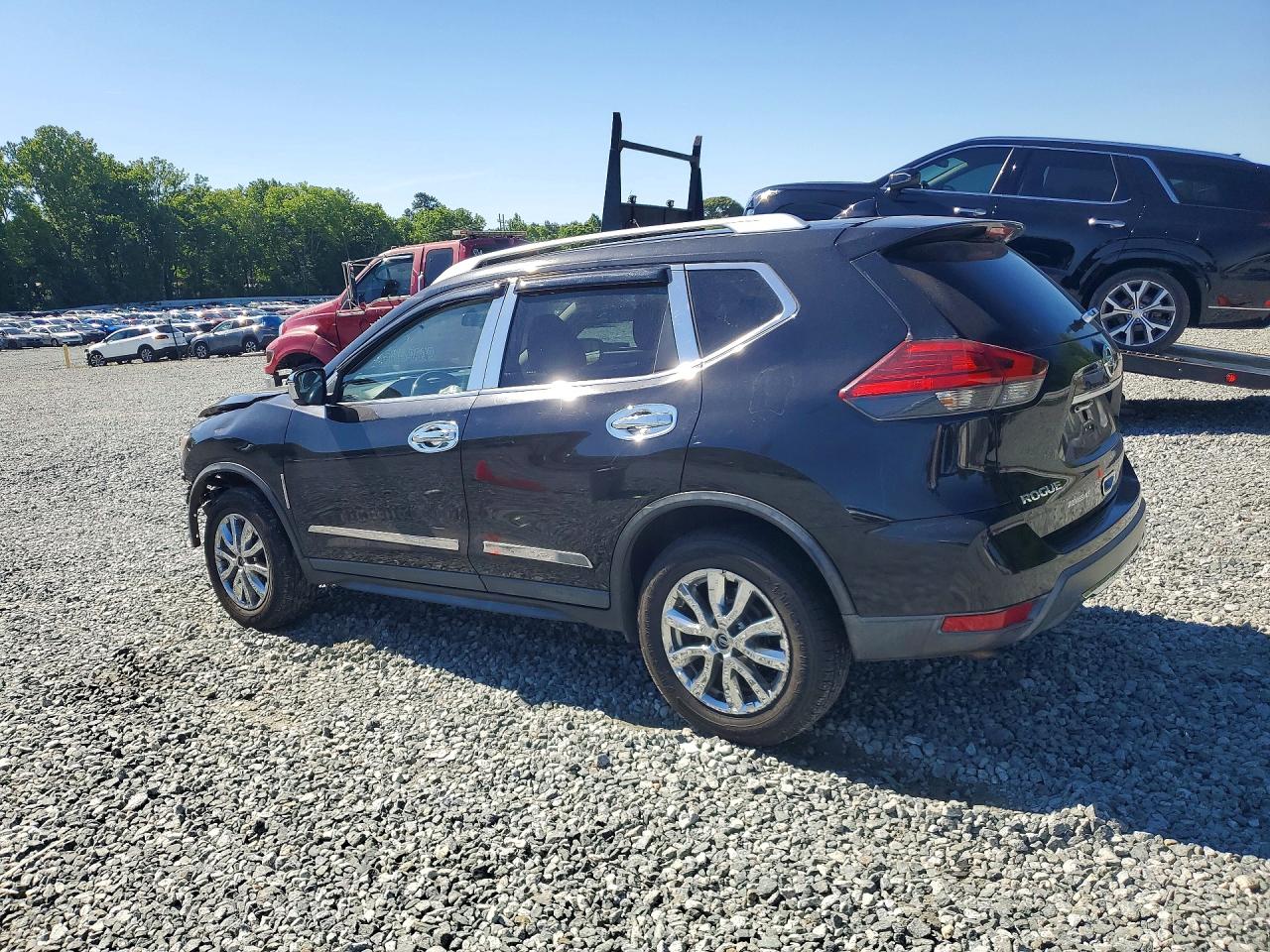 2017 NISSAN ROGUE SV photo 4