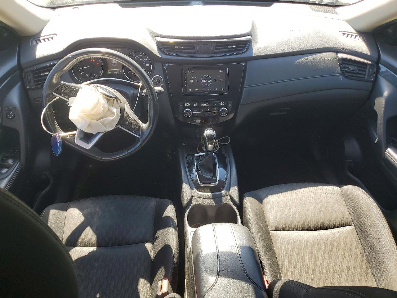 2017 NISSAN ROGUE SV photo 22