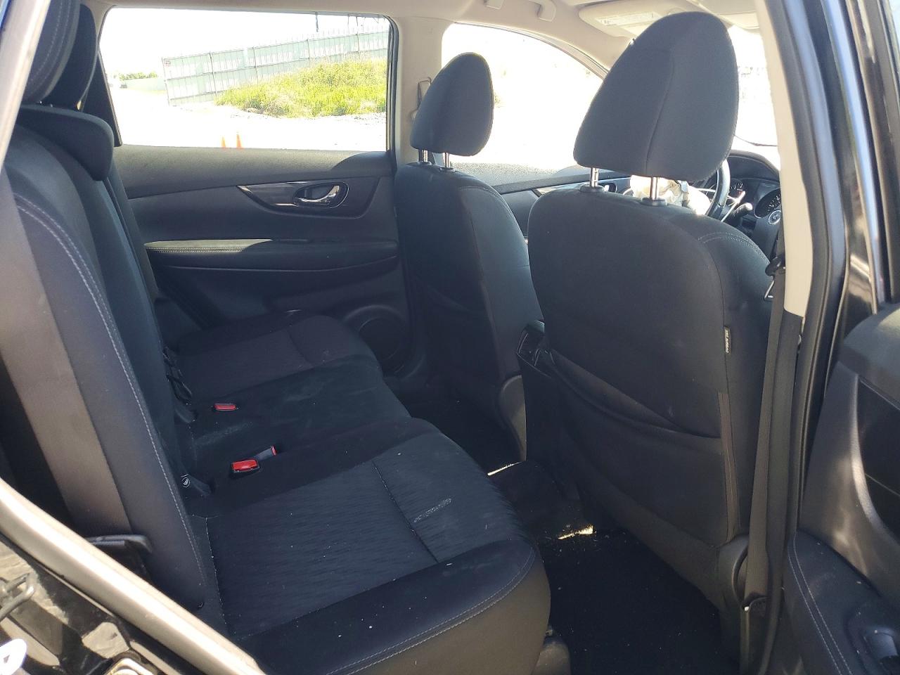 2017 NISSAN ROGUE SV photo 31