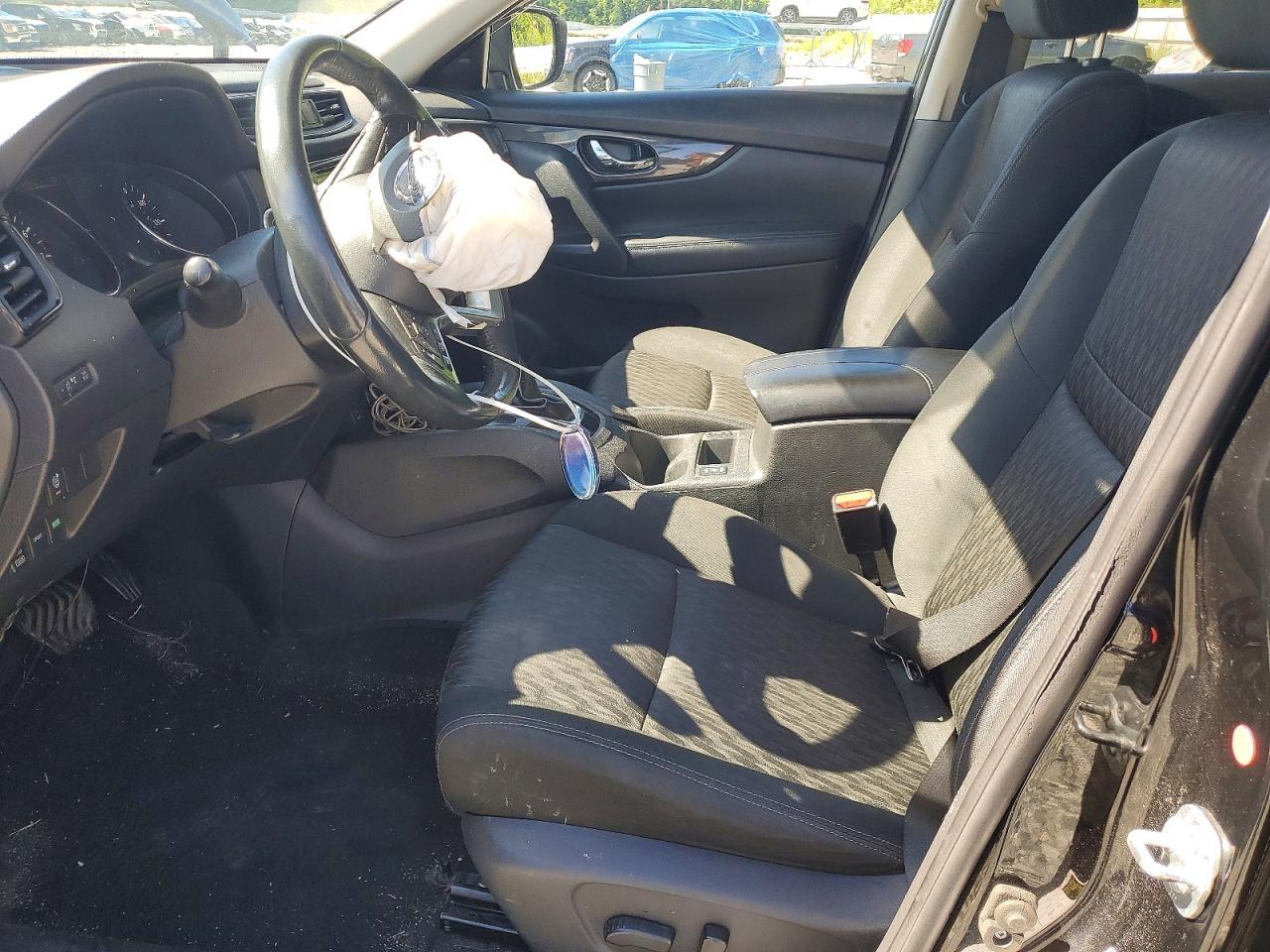2017 NISSAN ROGUE SV photo 19