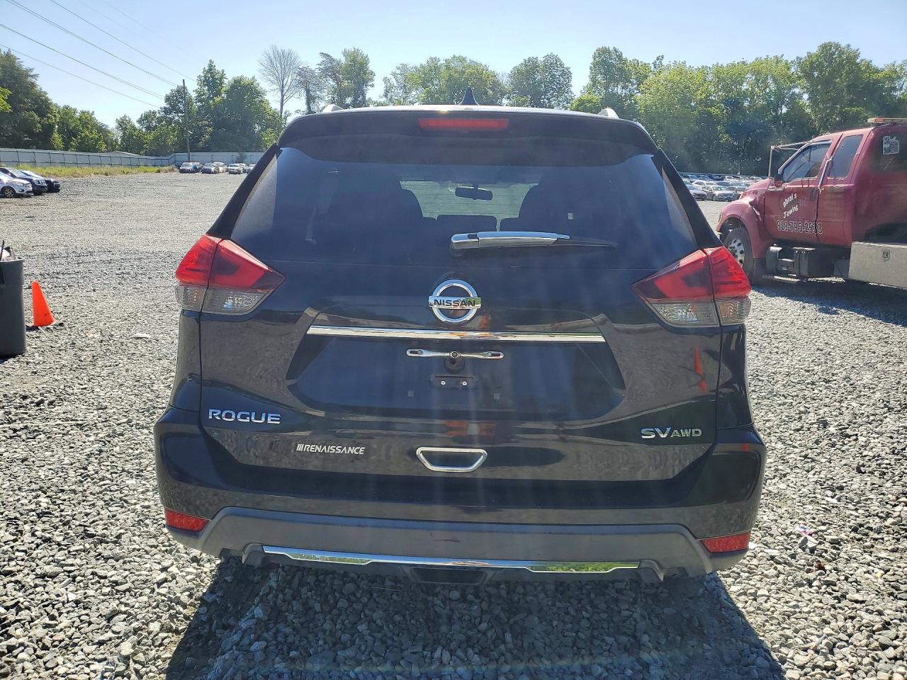 2017 NISSAN ROGUE SV photo 16