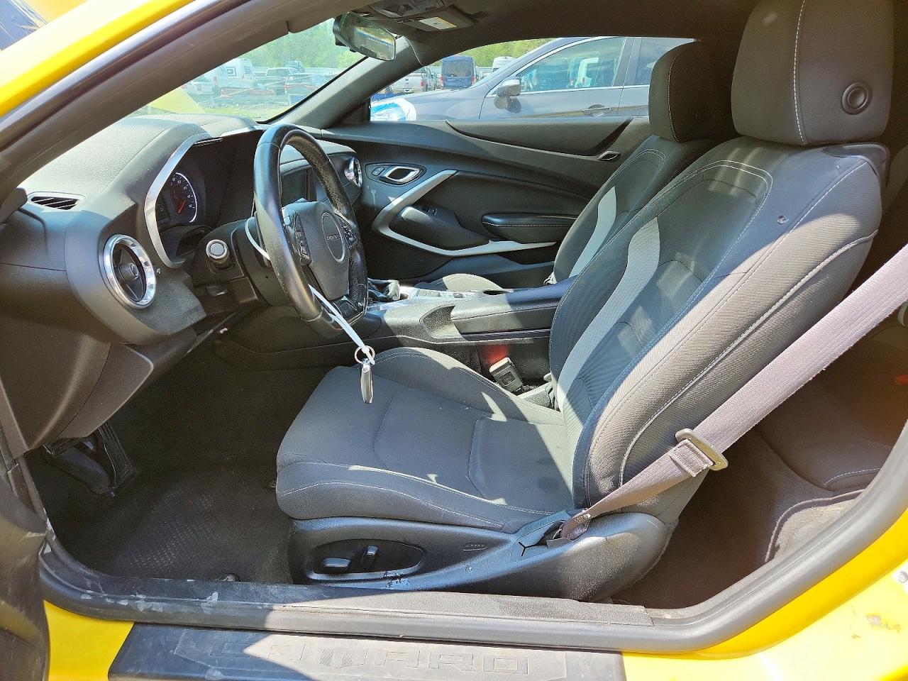 2016 CHEVROLET CAMARO LT photo 7