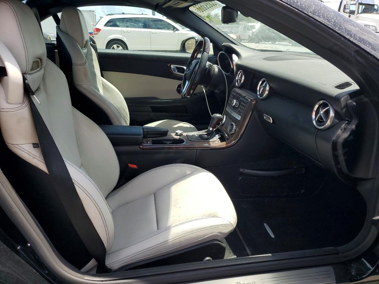 2013 MERCEDES-BENZ SLK 350 photo 19