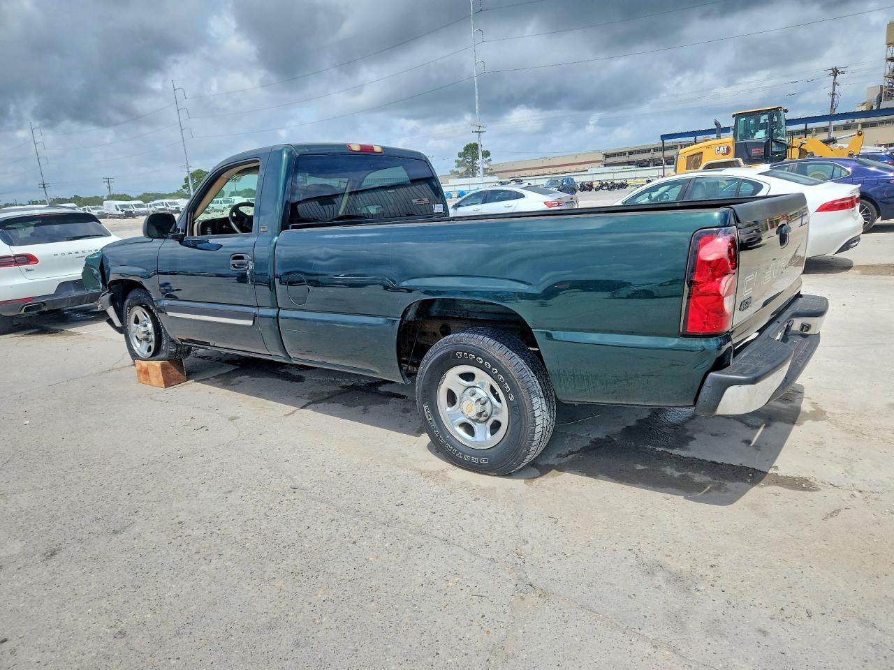 2004 CHEVROLET SILVERADO C1500 photo 2