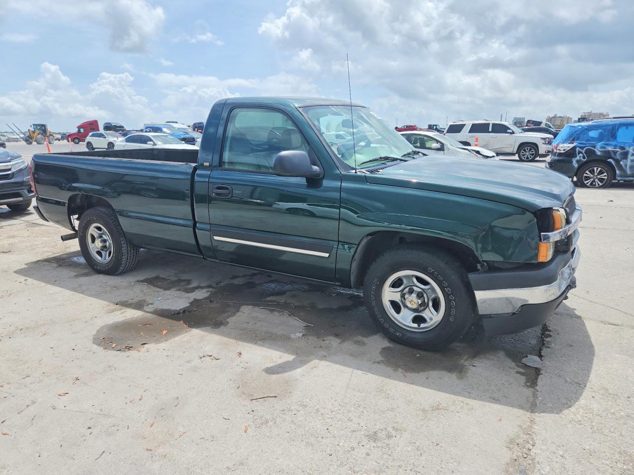 2004 CHEVROLET SILVERADO C1500 photo 4