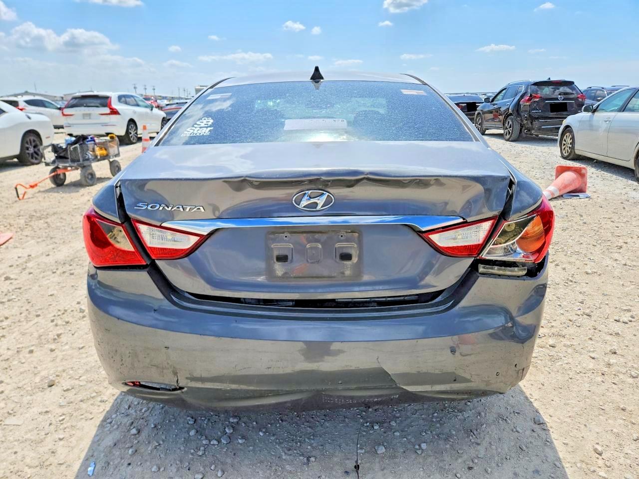 2012 HYUNDAI SONATA GLS photo 11