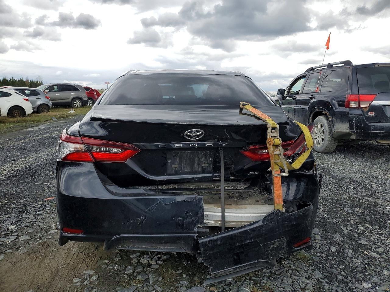 2022 TOYOTA CAMRY SE photo 11
