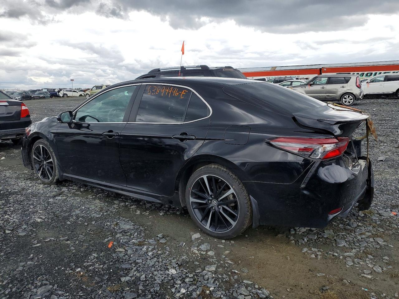 2022 TOYOTA CAMRY SE photo 3
