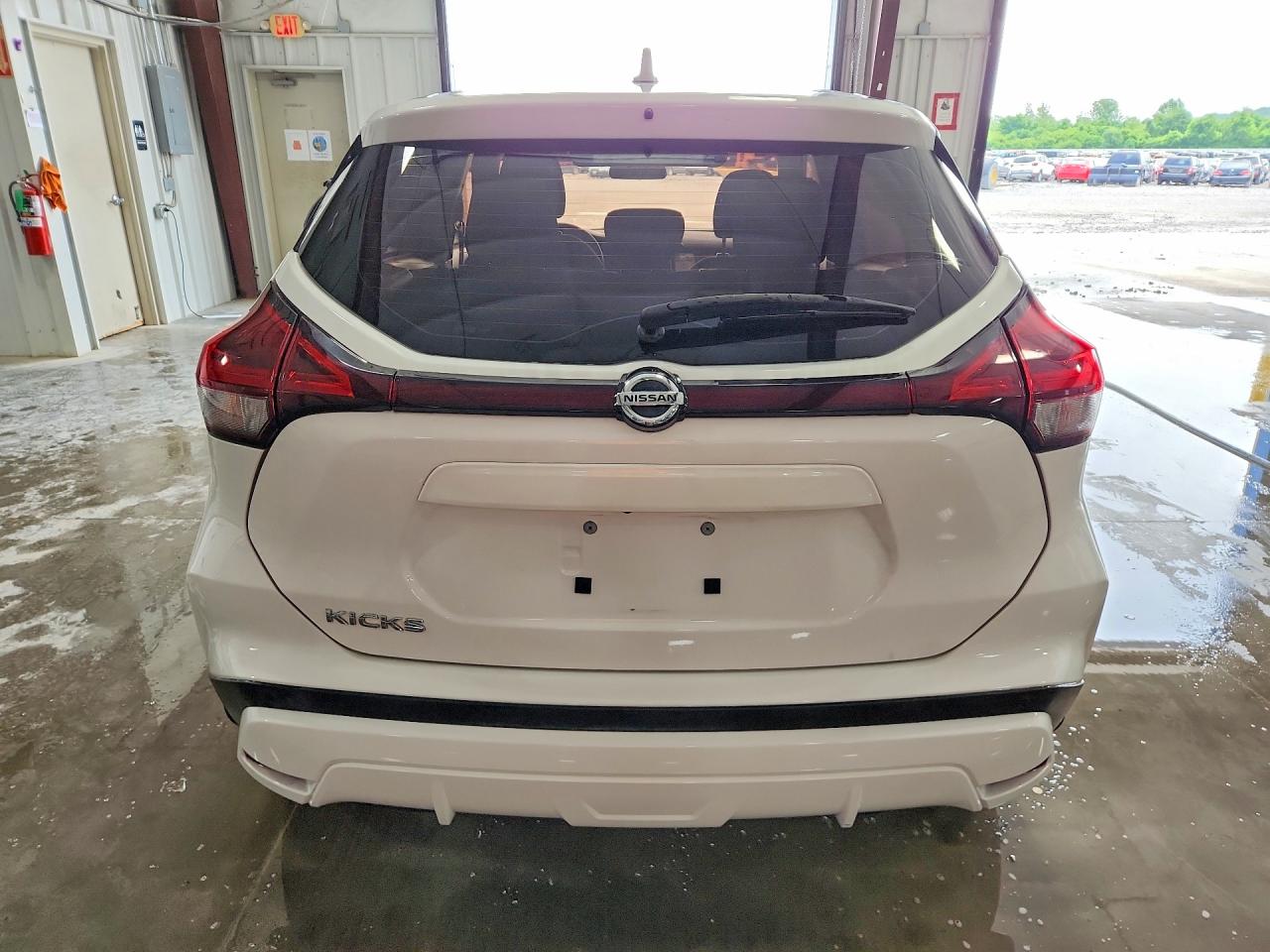 2021 NISSAN KICKS S photo 11